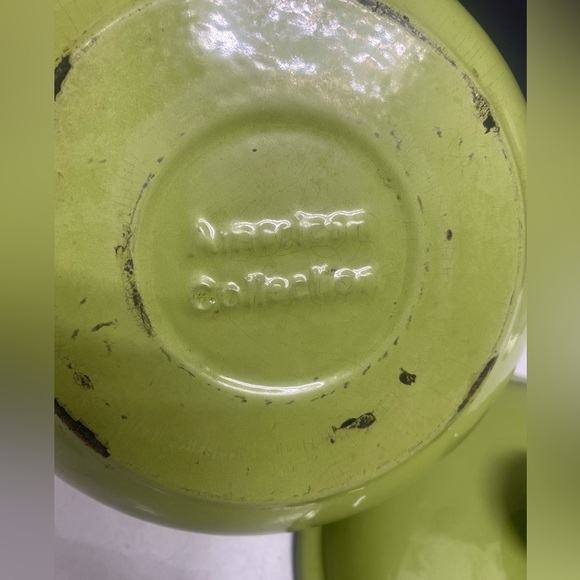 American Collection Enameled Cast Iron Pan with Lid - Picture 15 of 17